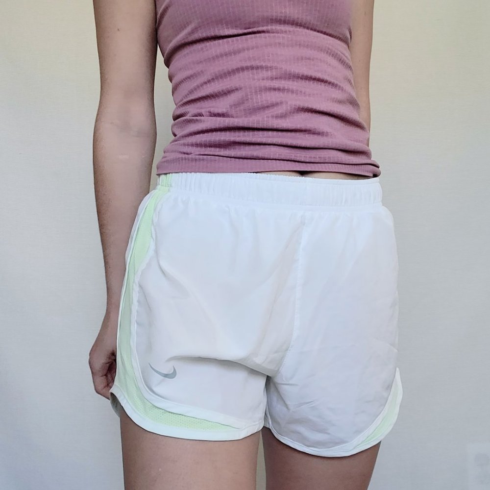Nike Dri-Fit Tempo White Lined Dolphin Hem Running Shorts Size Small